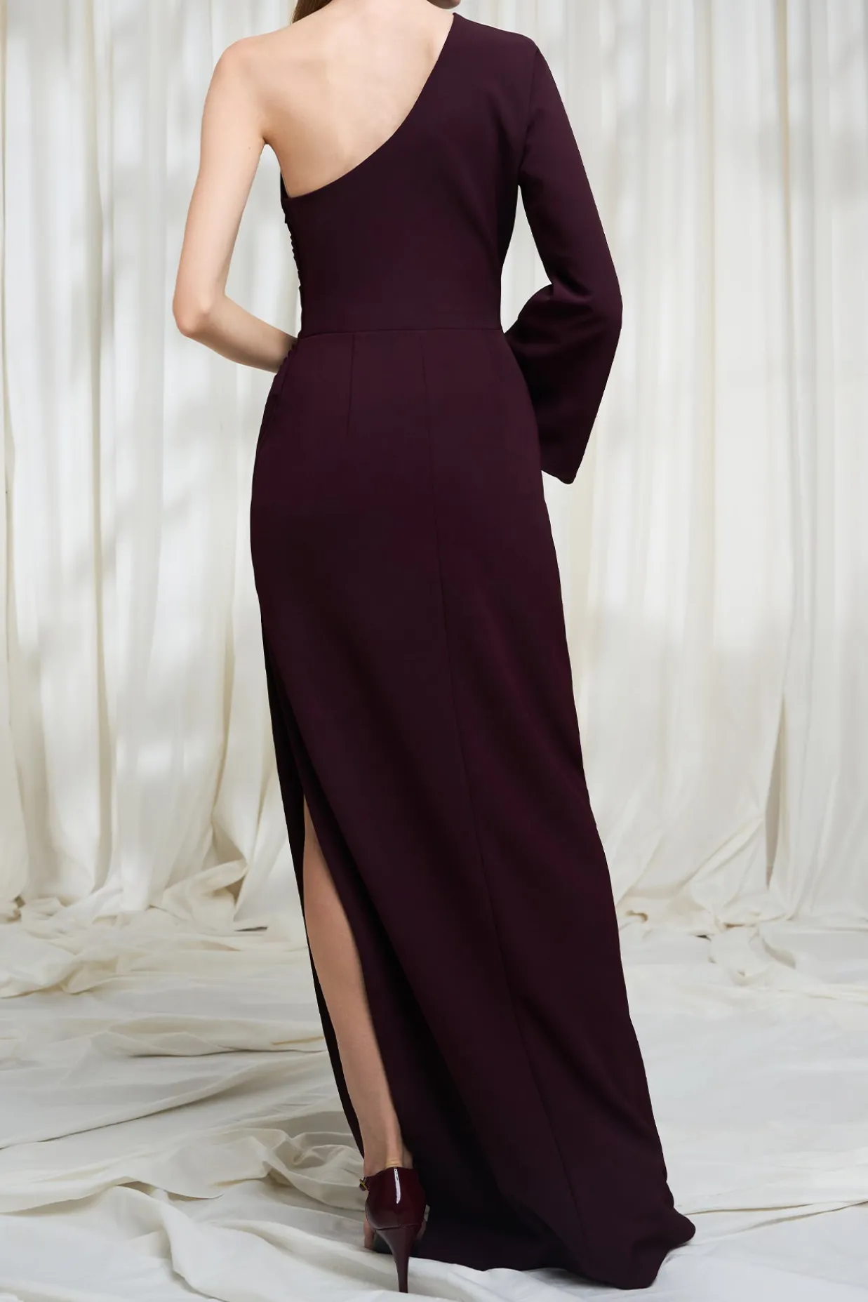 Cory One-shoulder Crepe Long Dress In Merlot