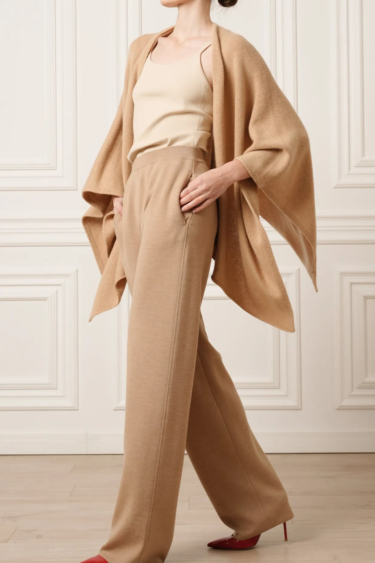 Hera Cashmere Poncho In Dune