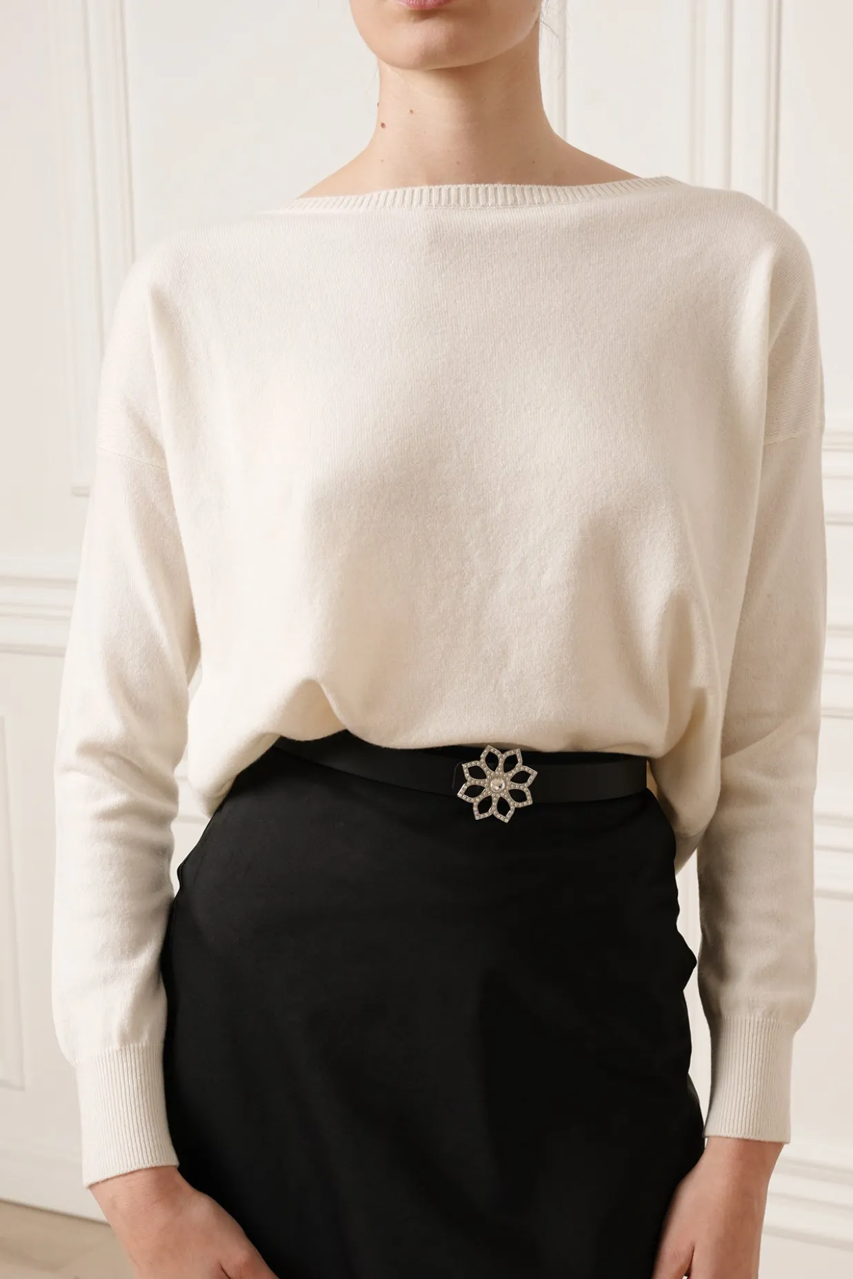 Rania Boat Neck Cashmere Sweater In Luna