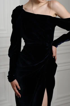 Zeina Long Velvet Gown in Midnight Blue